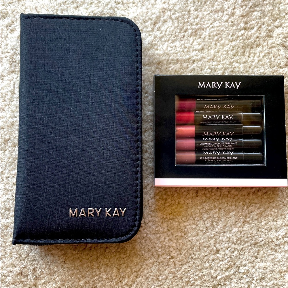 Mary Kay Bundle Mini Lip Glosses (5) & Lipstick Case to store them!
